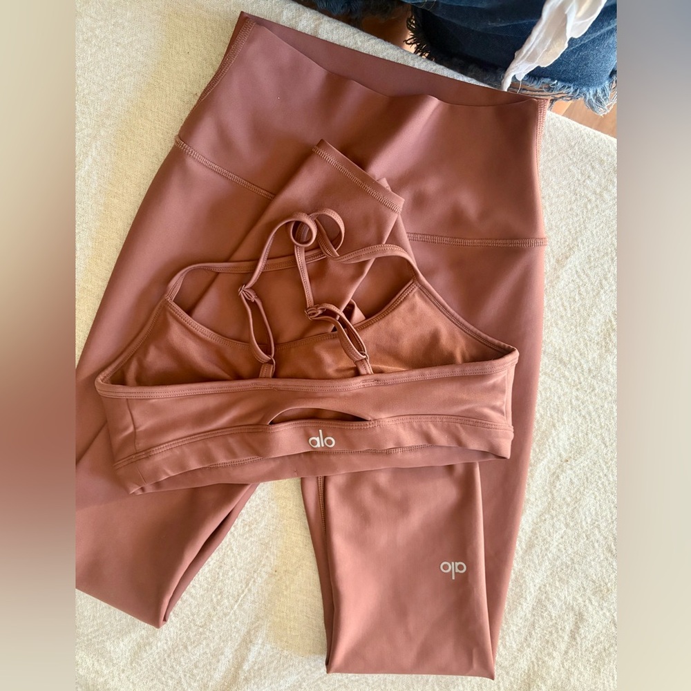 ALO Yoga Burgundy Truffle
